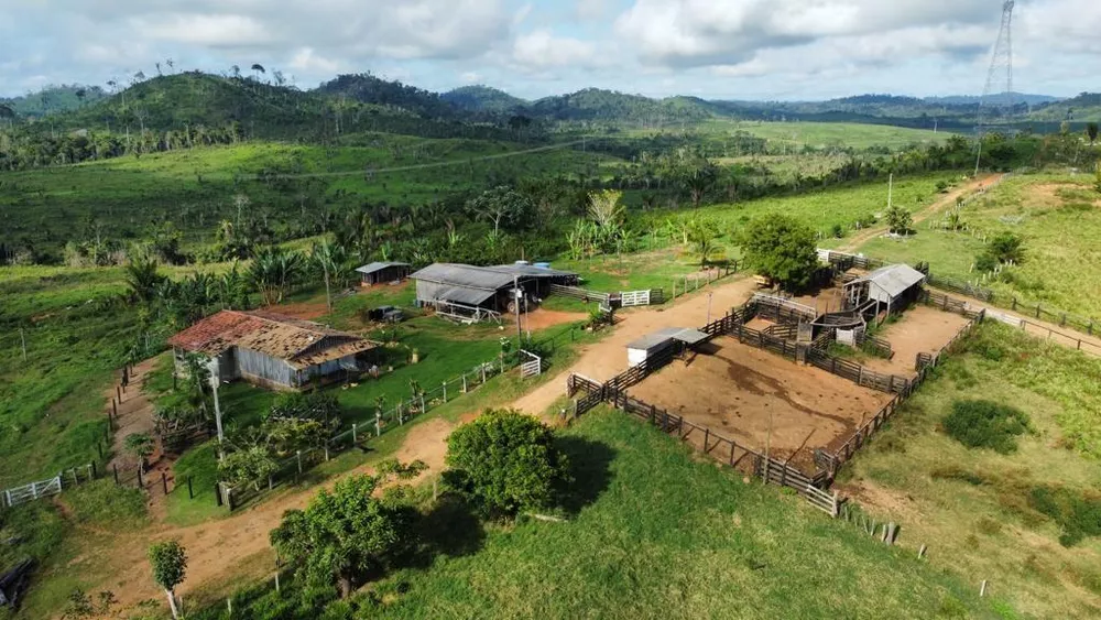 Fazenda à venda com 10 quartos, 12874400m² - Foto 1