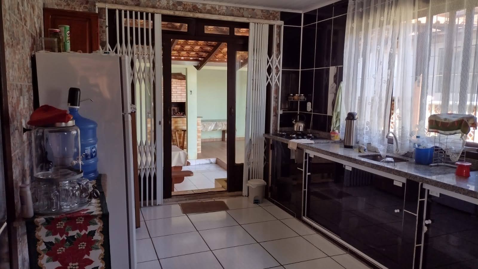 Casa à venda com 5 quartos, 140m² - Foto 12