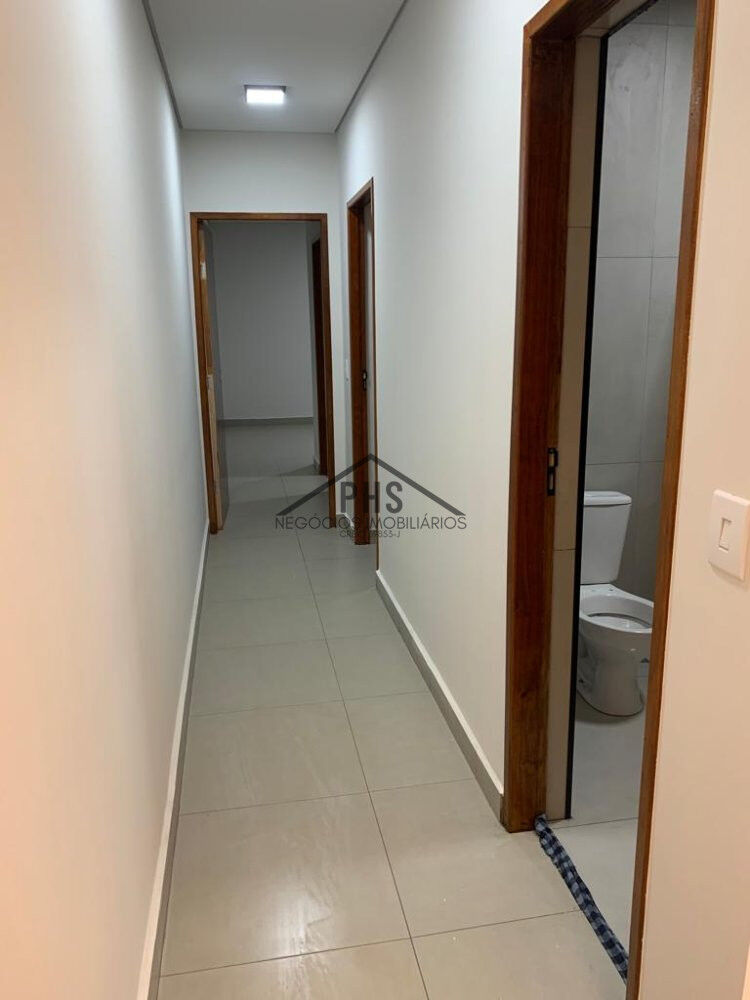 Casa à venda com 2 quartos, 150m² - Foto 1