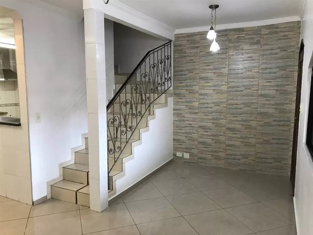 Sobrado à venda com 3 quartos, 65m² - Foto 2