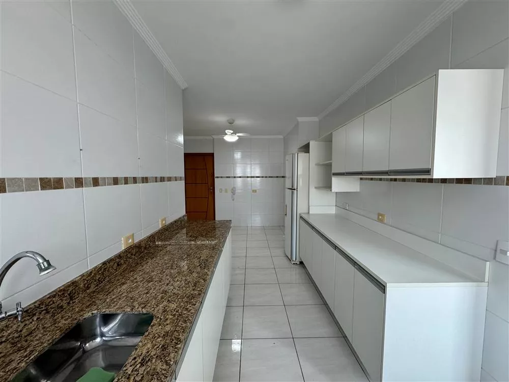 Apartamento à venda com 3 quartos, 147m² - Foto 3