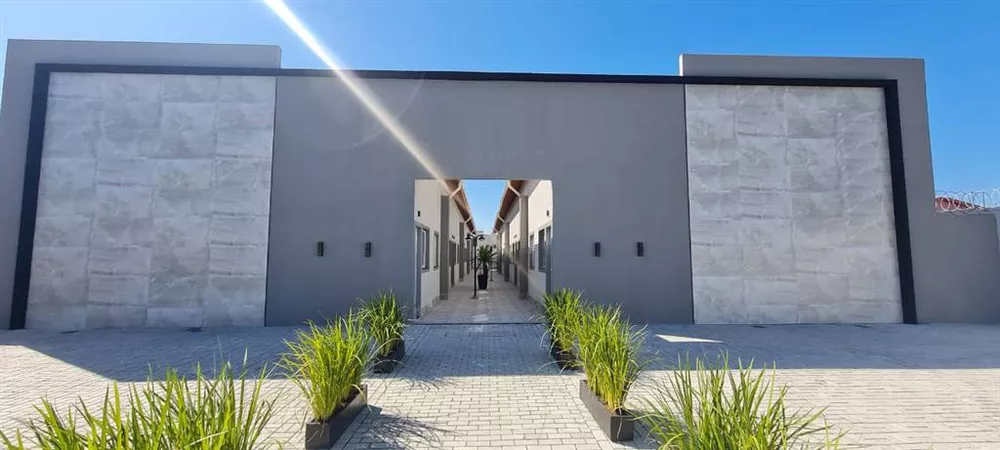 Casa à venda com 2 quartos, 45m² - Foto 2