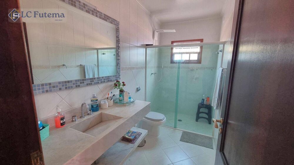 Casa de Condomínio à venda com 3 quartos, 244m² - Foto 9