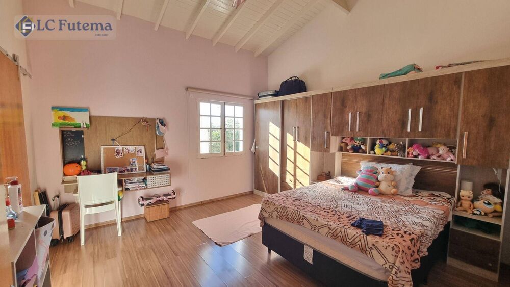 Casa de Condomínio à venda com 3 quartos, 231m² - Foto 4