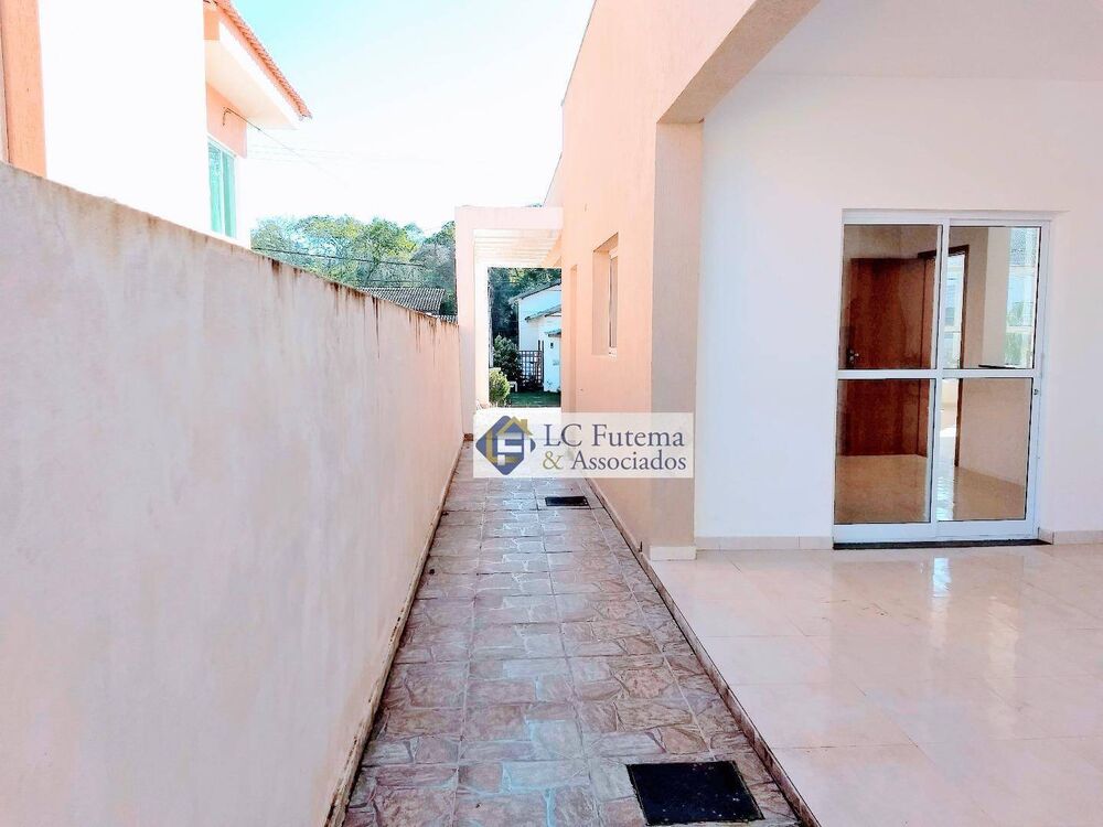 Casa de Condomínio à venda com 3 quartos, 196m² - Foto 2