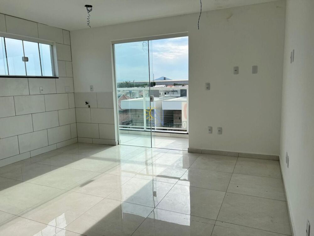 Apartamento à venda com 2 quartos, 65m² - Foto 2