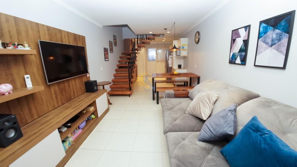 Sobrado à venda com 2 quartos, 75m² - Foto 1