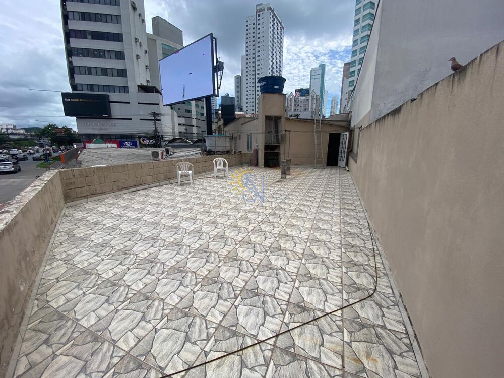 Casa para alugar com 3 quartos, 150m² - Foto 2