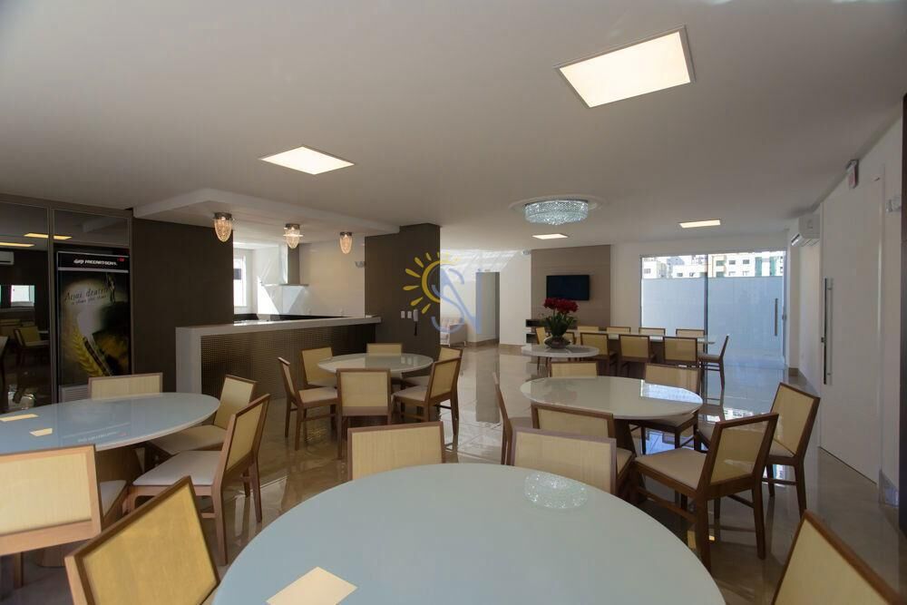Apartamento para alugar com 3 quartos, 130m² - Foto 17