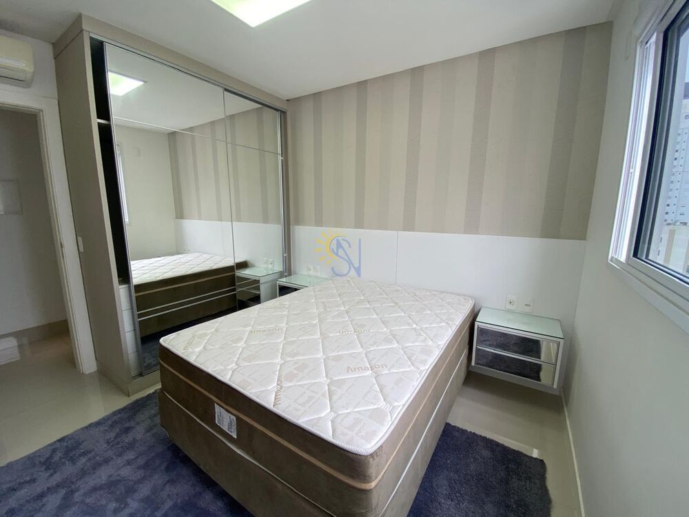 Apartamento para alugar com 3 quartos, 130m² - Foto 14