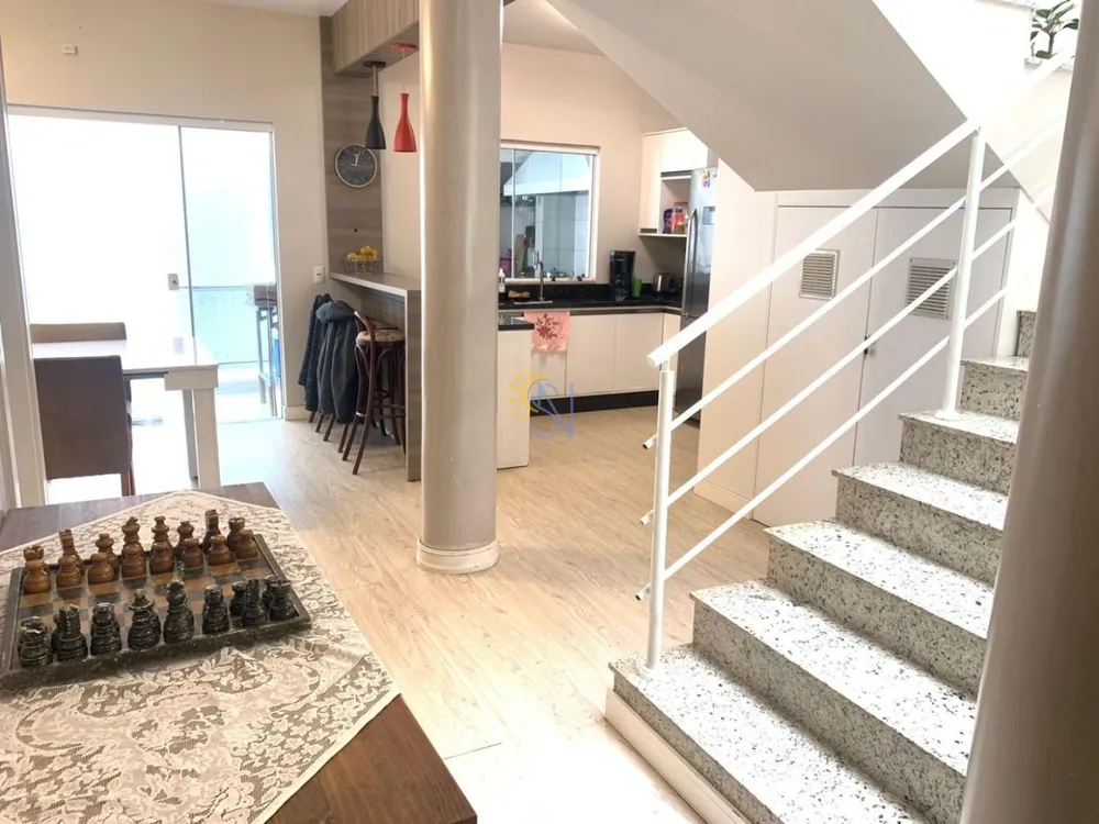 Sobrado, 3 quartos, 180 m² - Foto 1