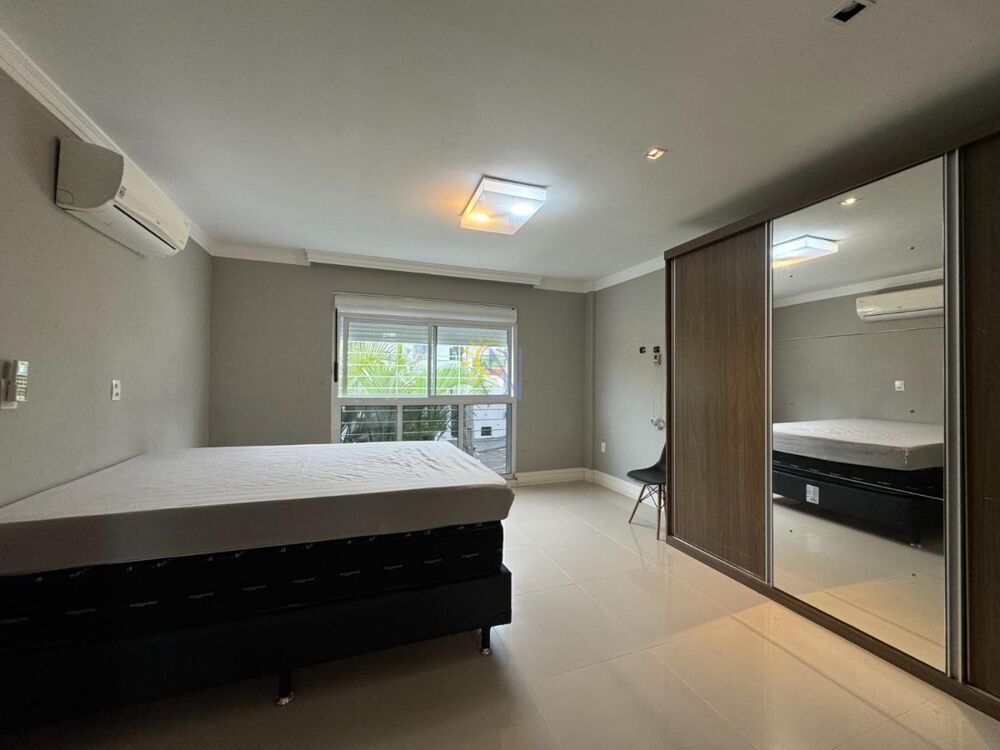 Sobrado à venda com 3 quartos, 180m² - Foto 2