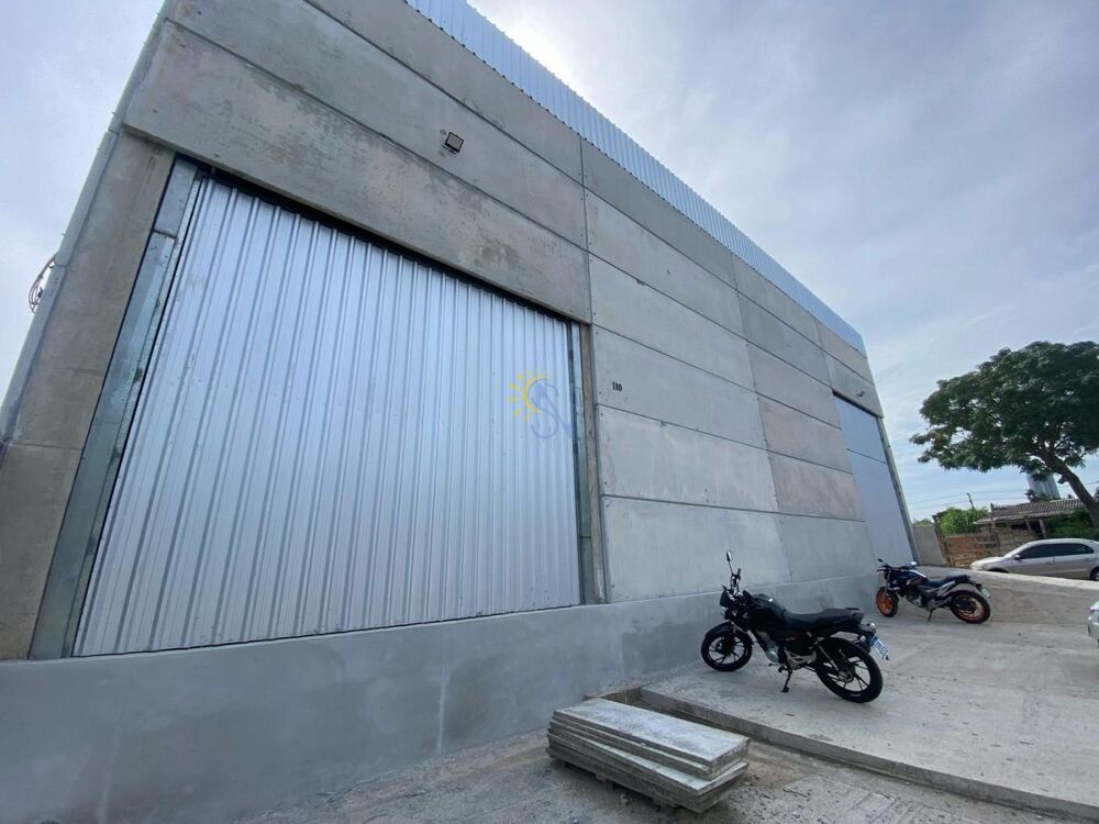 Depósito-Galpão-Armazém para alugar, 700m² - Foto 2