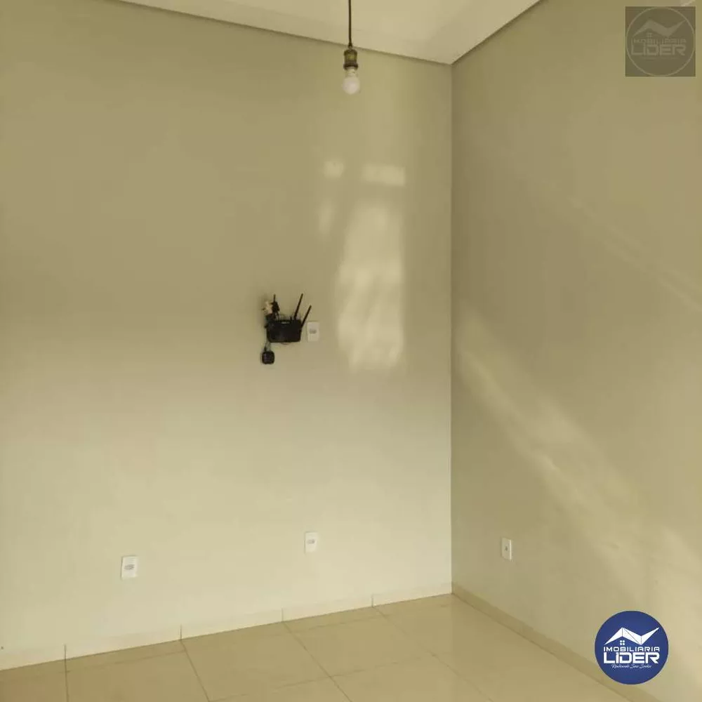 Casa de Condomínio à venda com 3 quartos, 250m² - Foto 4