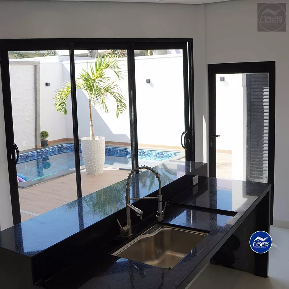 Casa de Condomínio à venda com 3 quartos, 250m² - Foto 6