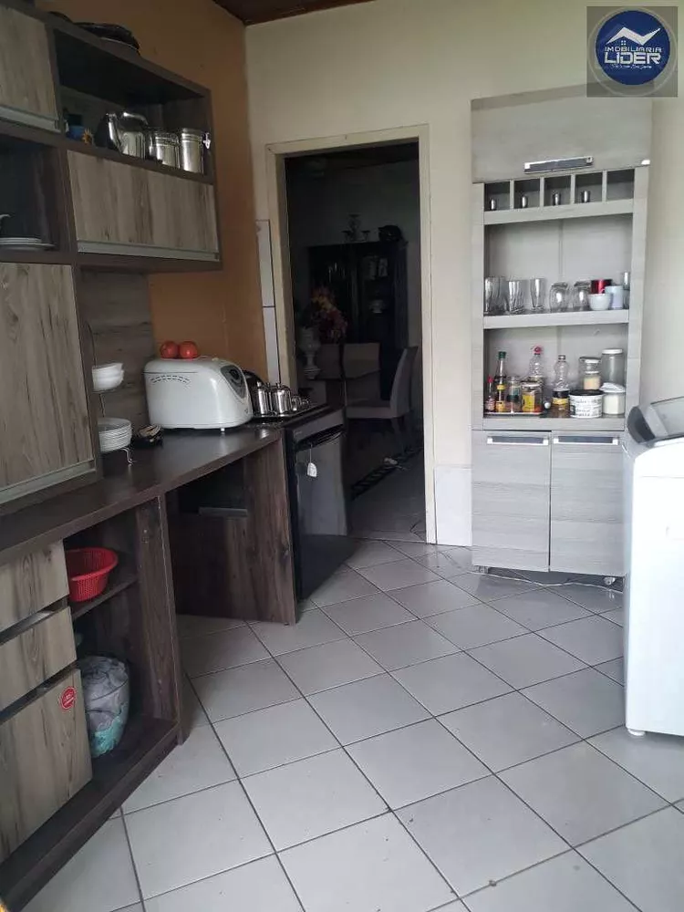 Casa à venda com 3 quartos, 360m² - Foto 12