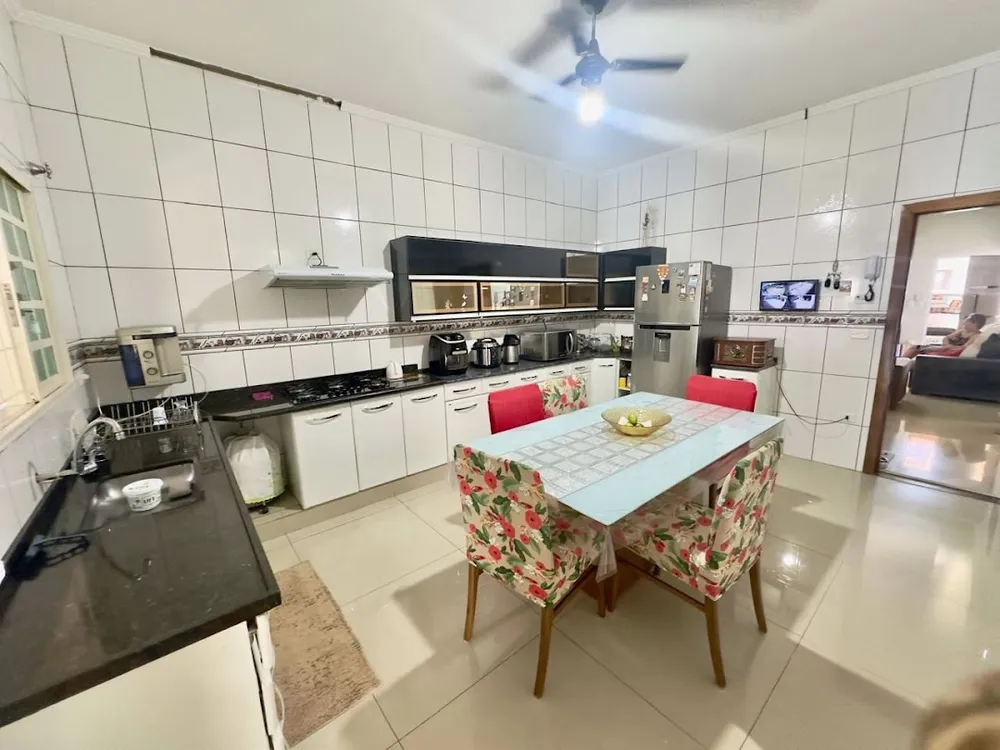Casa, 3 quartos, 253 m² - Foto 4
