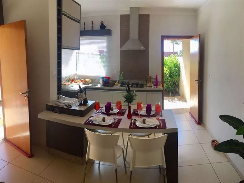 Casa, 3 quartos, 70 m² - Foto 1