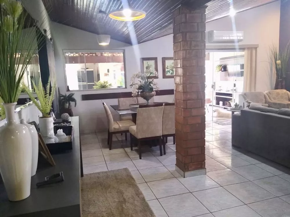 Casa, 3 quartos, 200 m² - Foto 1