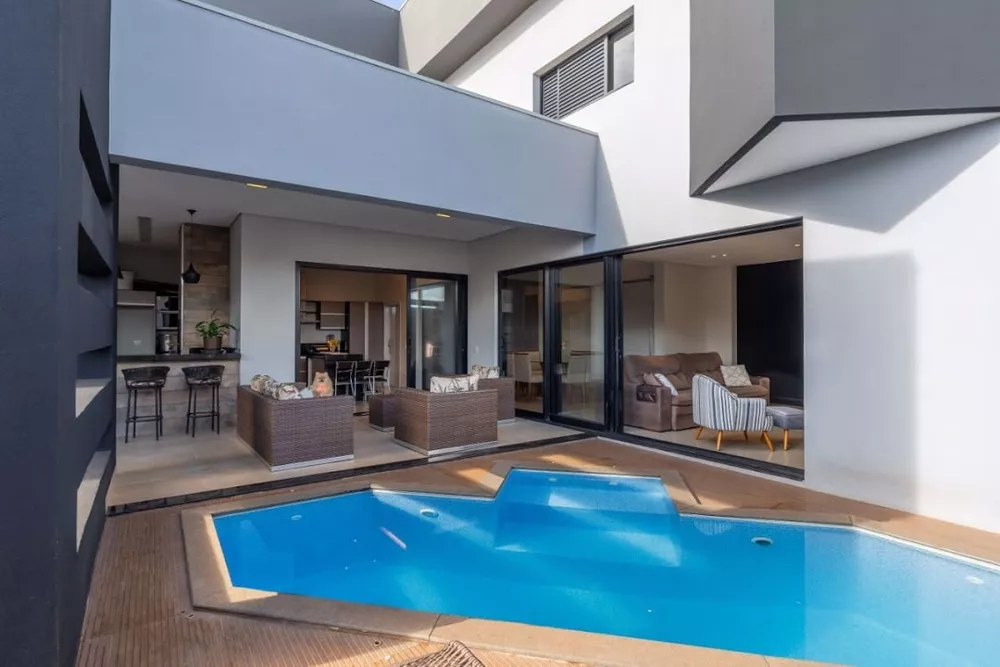 Casa, 3 quartos, 272 m² - Foto 1