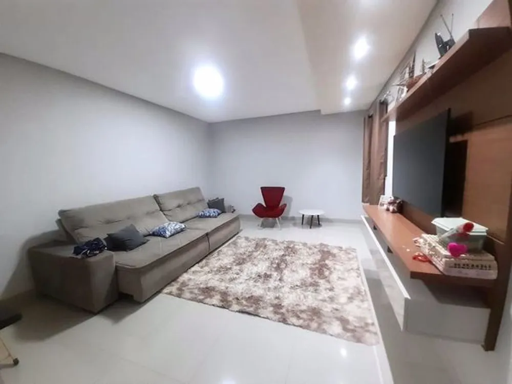 Casa, 3 quartos, 244 m² - Foto 4