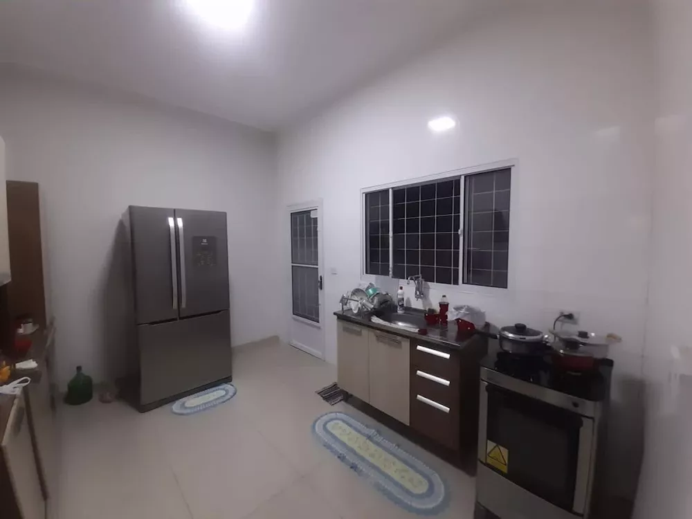 Casa, 3 quartos, 244 m² - Foto 1