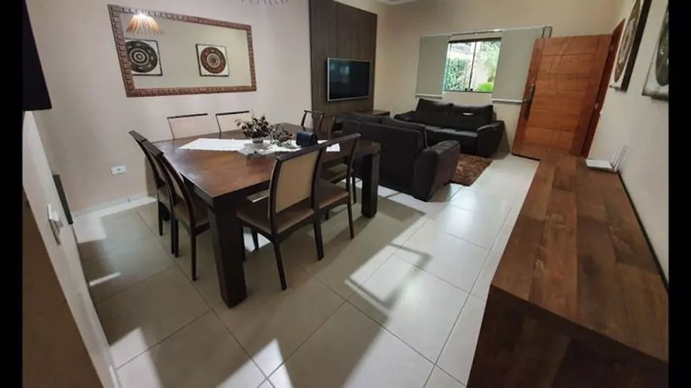 Casa, 3 quartos, 215 m² - Foto 1