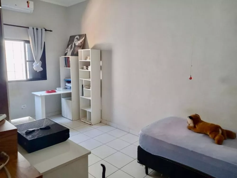 Casa, 3 quartos, 224 m² - Foto 1