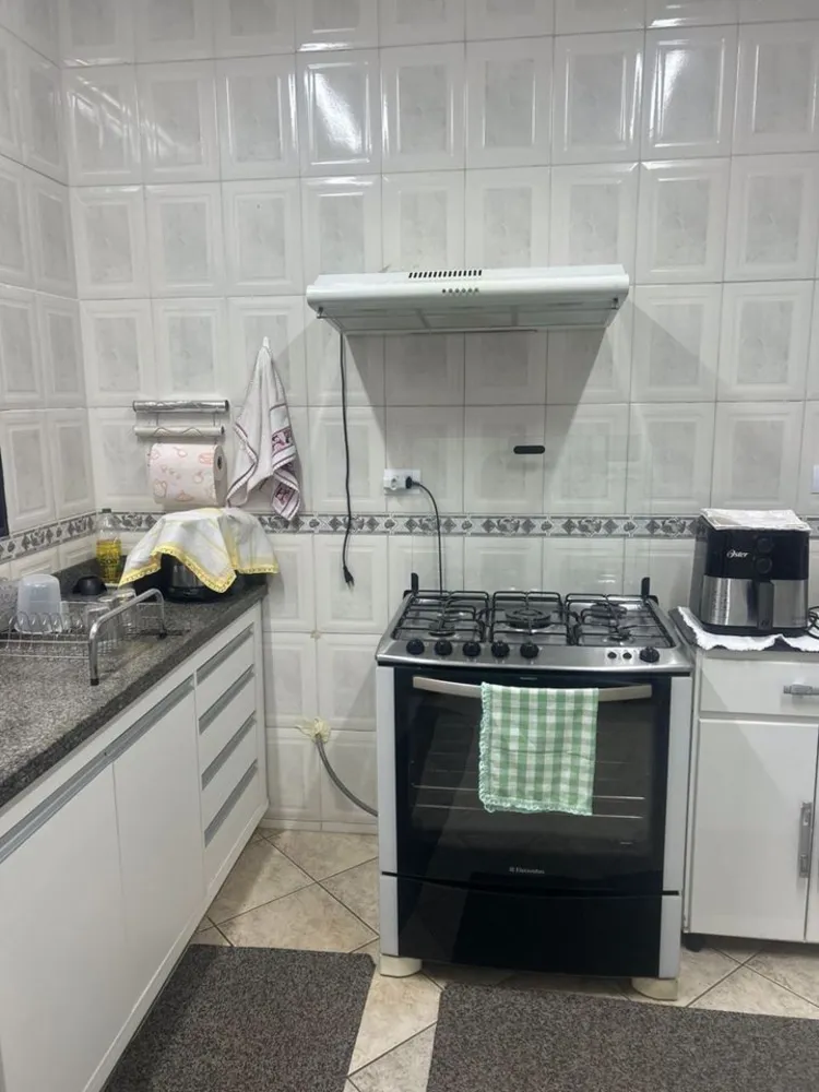 Casa, 3 quartos, 224 m² - Foto 1