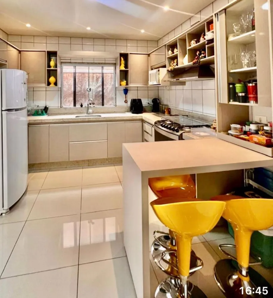 Casa, 3 quartos, 179 m² - Foto 2