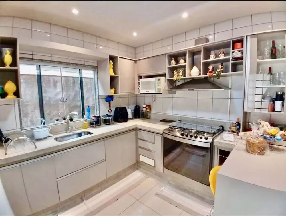 Casa, 3 quartos, 179 m² - Foto 1