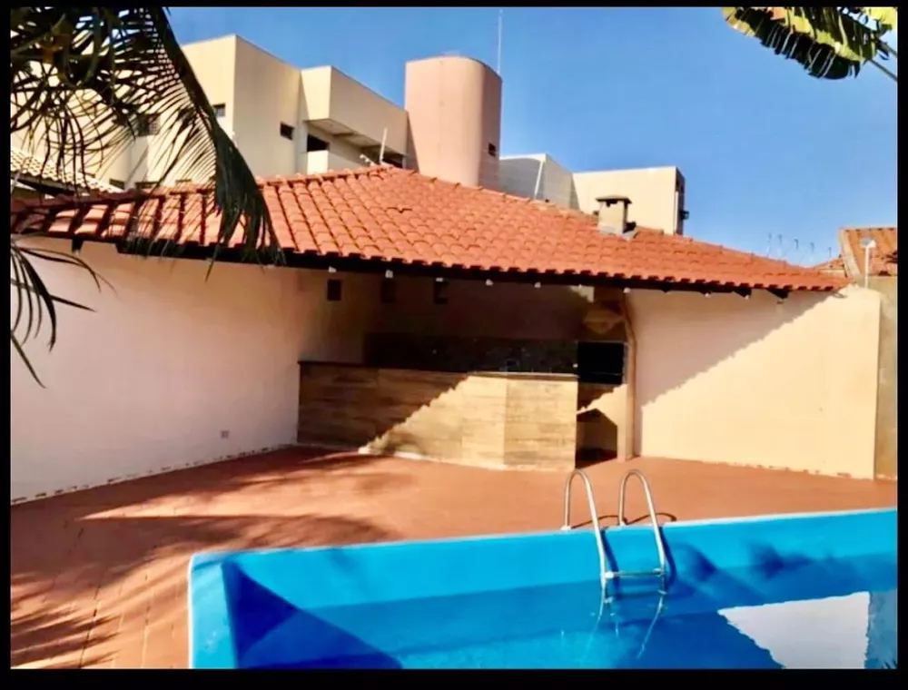 Casa, 6 quartos, 256 m² - Foto 2
