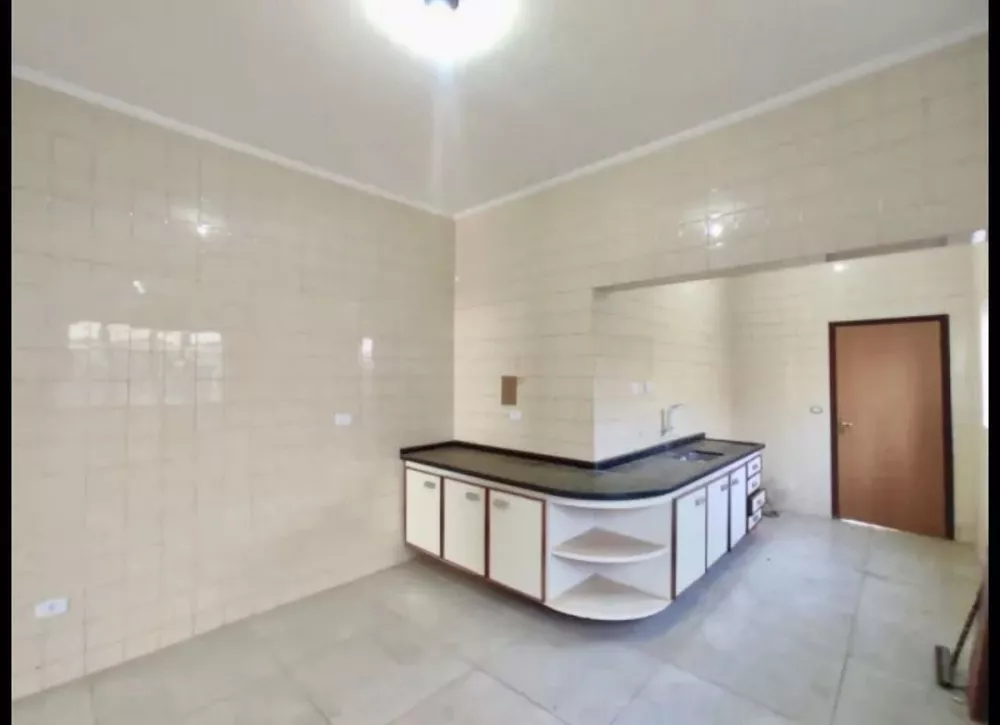 Casa, 6 quartos, 256 m² - Foto 1