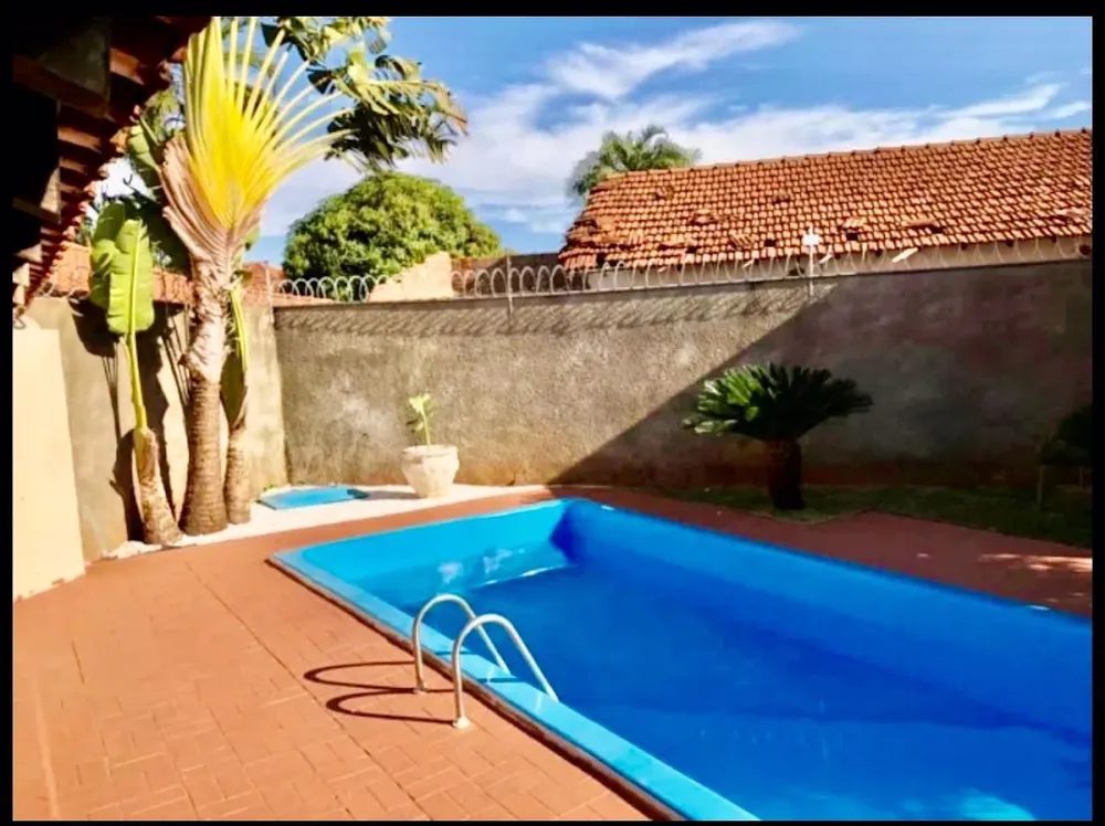 Casa, 6 quartos, 256 m² - Foto 1