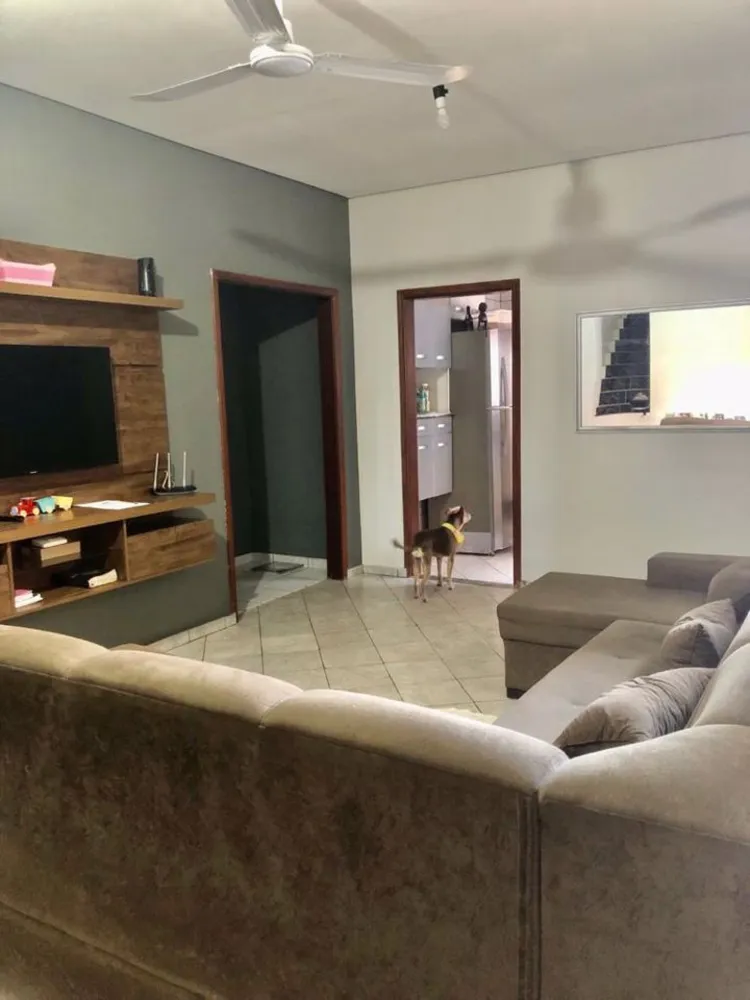 Casa, 4 quartos, 250 m² - Foto 2