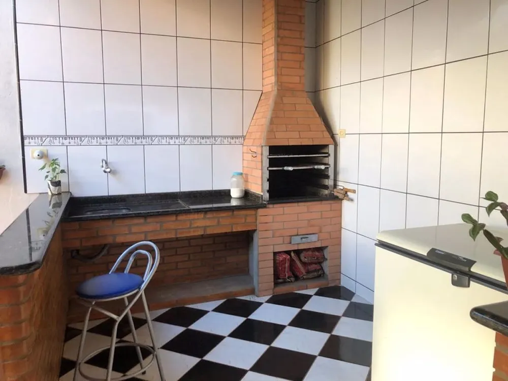 Casa, 4 quartos, 250 m² - Foto 4
