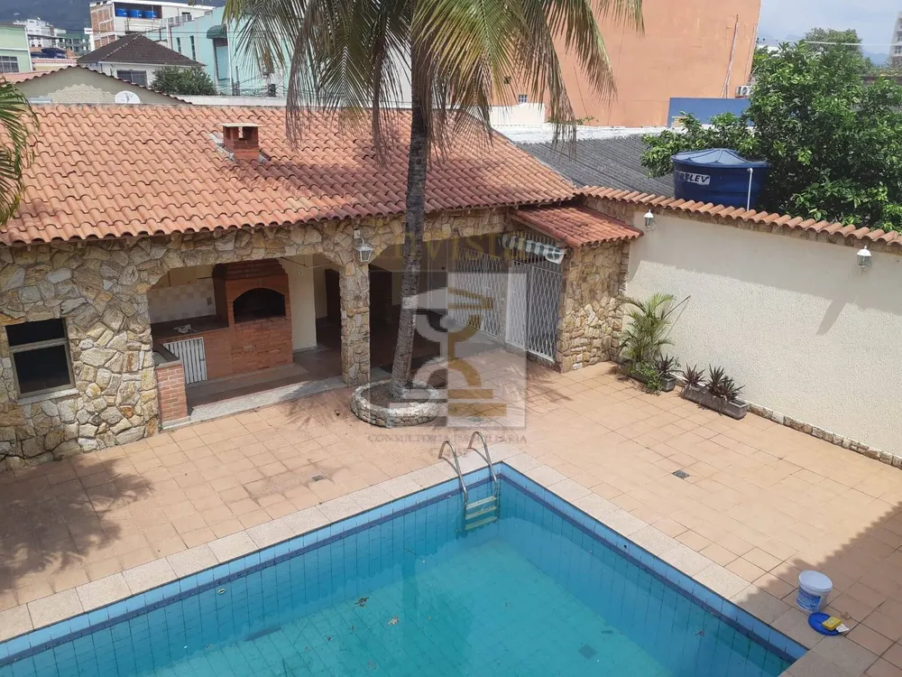 Casa, 4 quartos, 356 m² - Foto 1