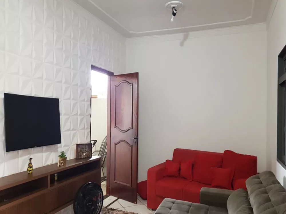 Casa à venda com 2 quartos, 166m² - Foto 2