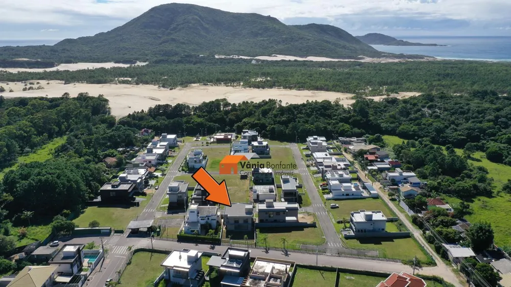 Casa, 4 quartos, 250 m² - Foto 1