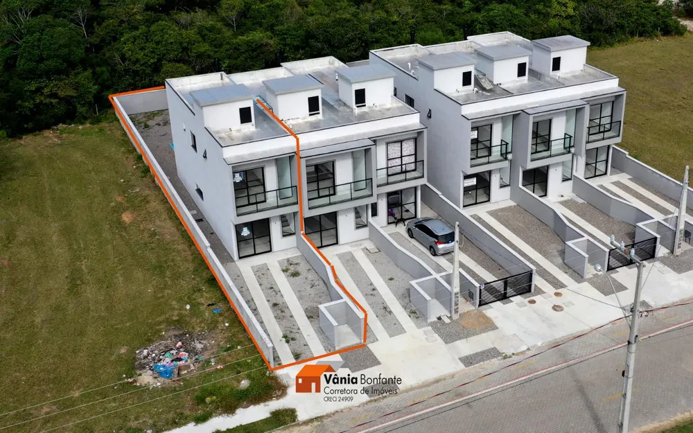 Casa, 3 quartos, 122 m² - Foto 1
