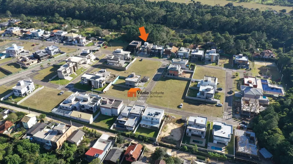 Casa, 4 quartos, 270 m² - Foto 1