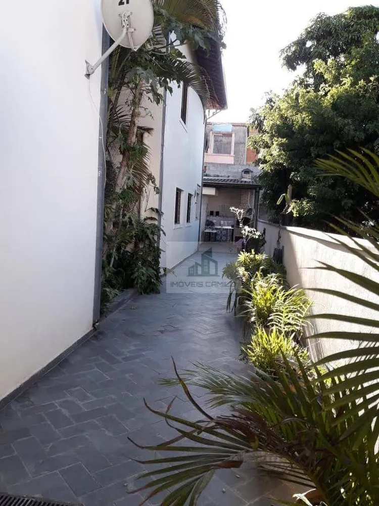 Casa, 5 quartos, 250 m² - Foto 1