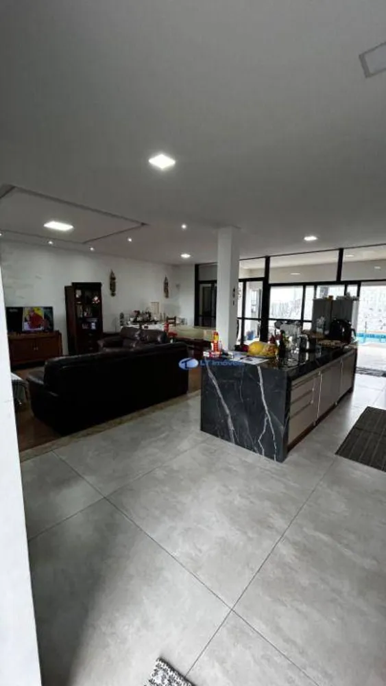 Sobrado, 3 quartos, 247 m² - Foto 2