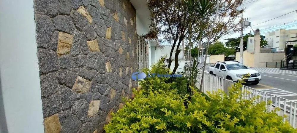 Casa, 5 quartos, 169 m² - Foto 3