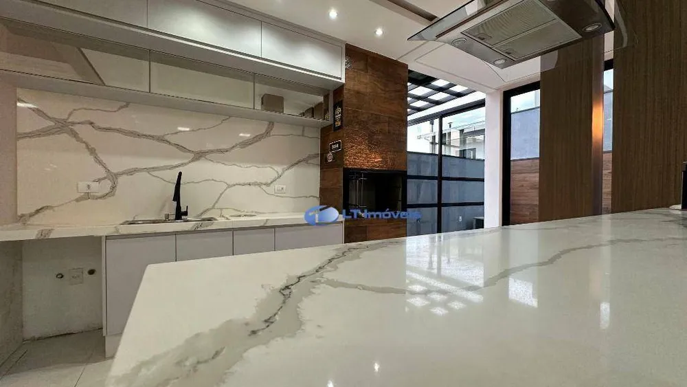 Sobrado, 3 quartos, 270 m² - Foto 2