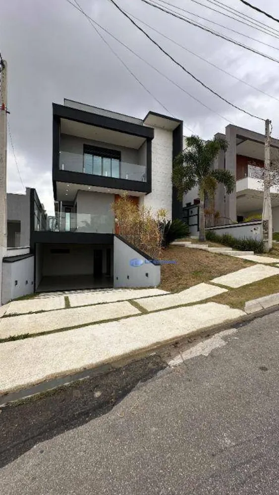 Sobrado, 3 quartos, 270 m² - Foto 1