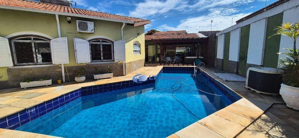 Casa, 5 quartos, 402 m² - Foto 1