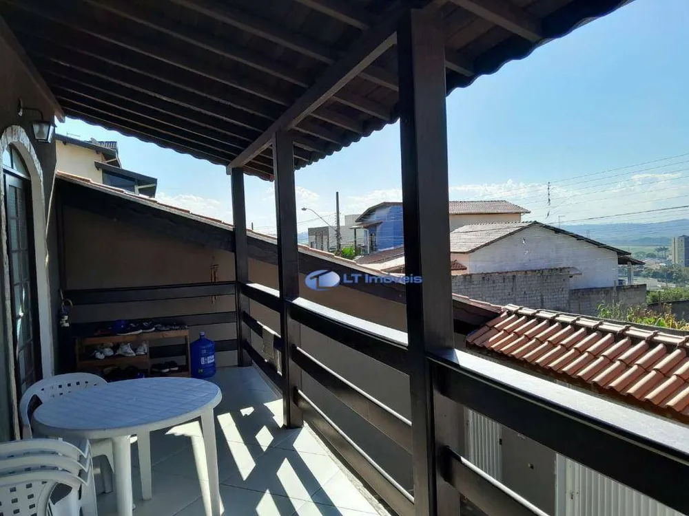 Sobrado, 3 quartos, 194 m² - Foto 2