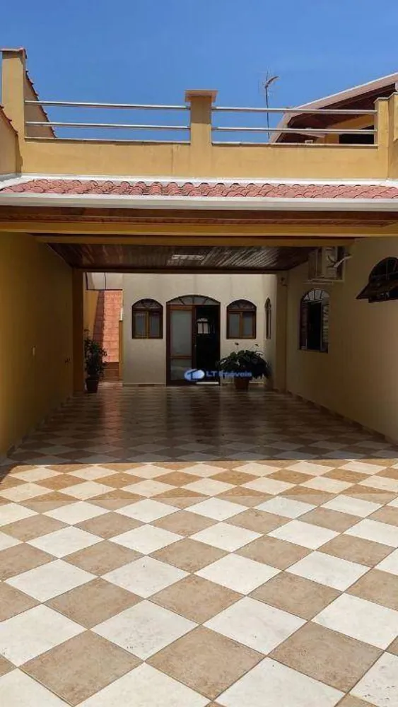 Casa, 3 quartos, 195 m² - Foto 2