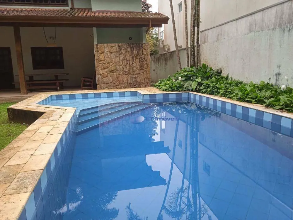 Casa, 5 quartos, 356 m² - Foto 1